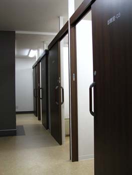 �s�D�O���E���ɕ���